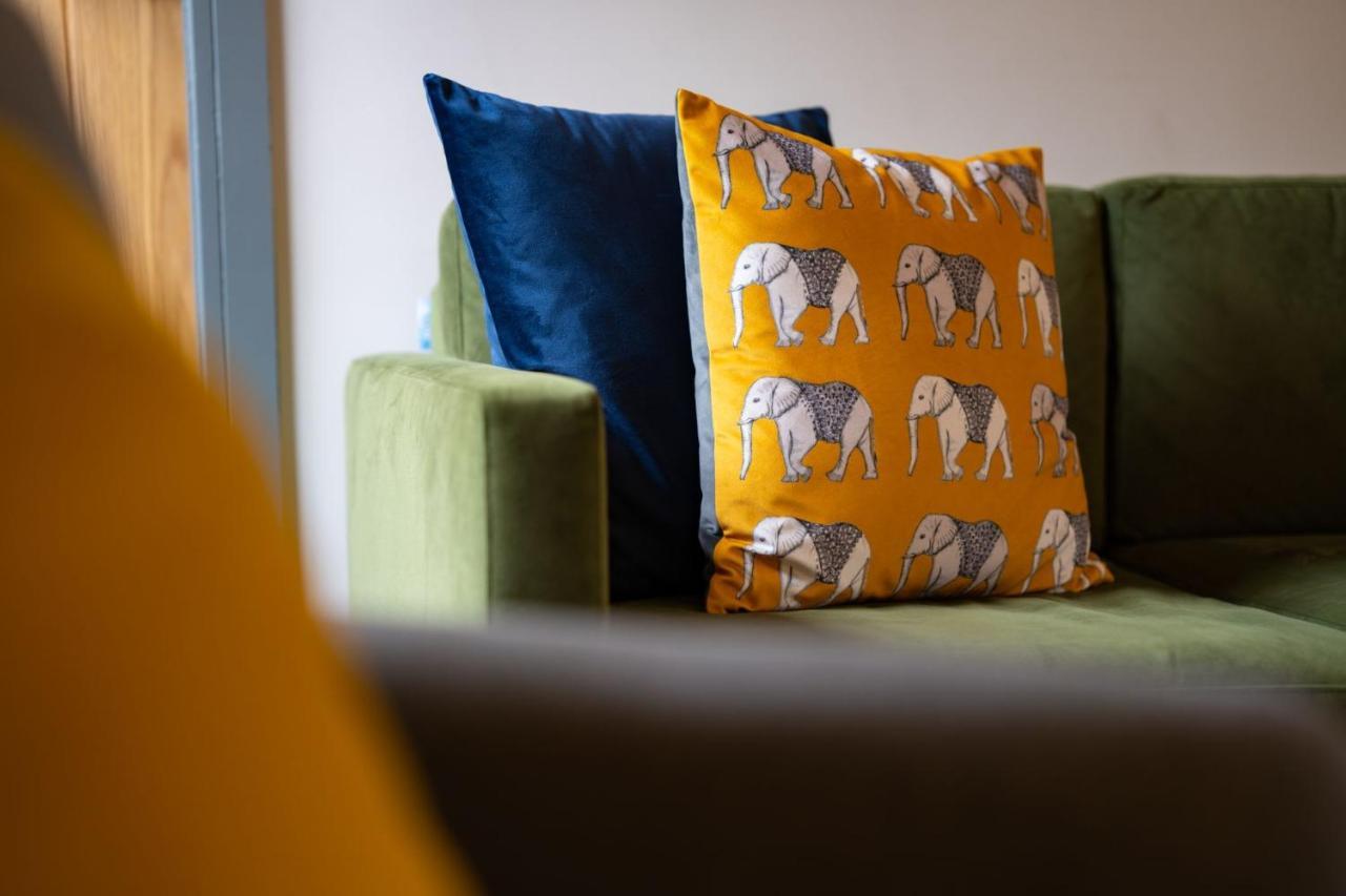 Spacious - Contemporary 2Br Apartment - Central Ambleside - Parking Eksteriør bilde