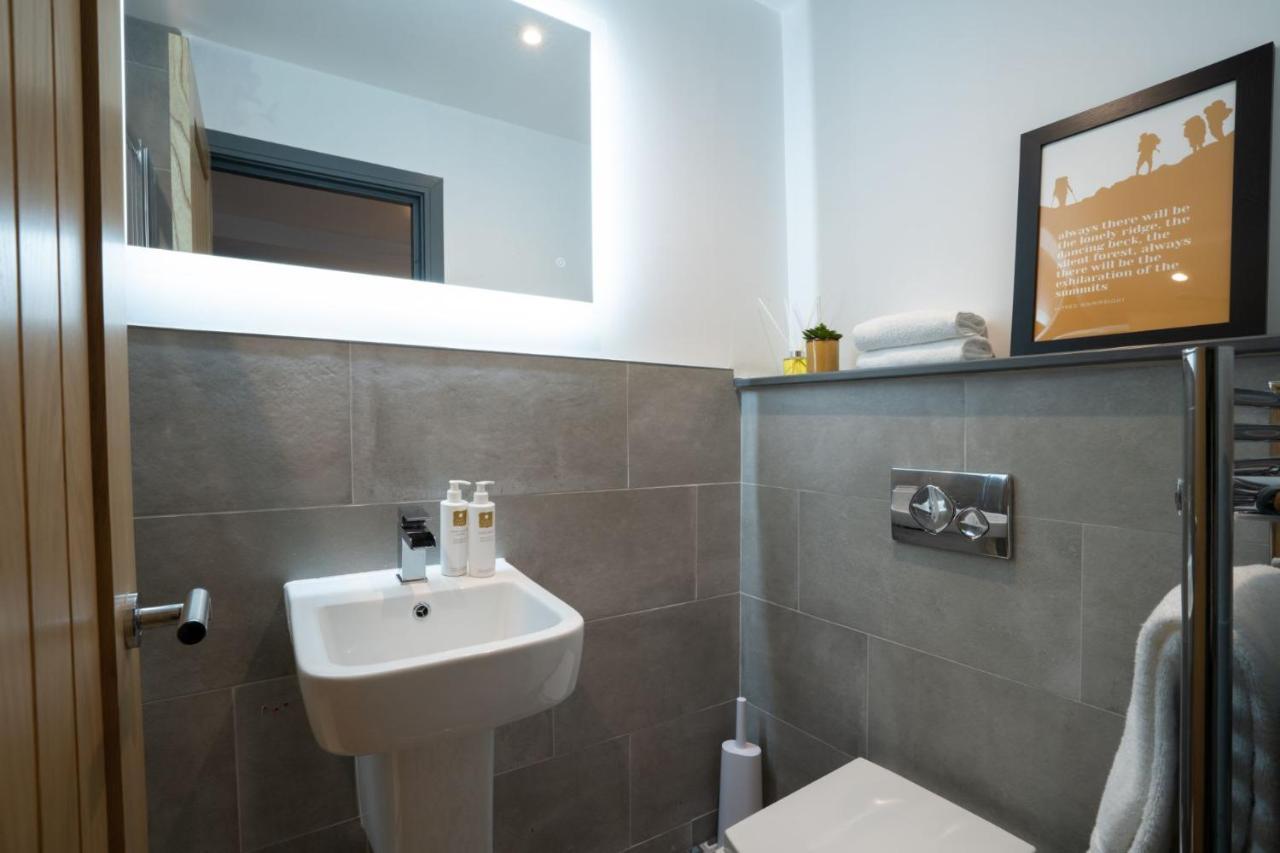 Spacious - Contemporary 2Br Apartment - Central Ambleside - Parking Eksteriør bilde