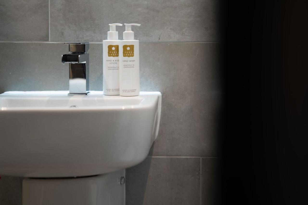 Spacious - Contemporary 2Br Apartment - Central Ambleside - Parking Eksteriør bilde